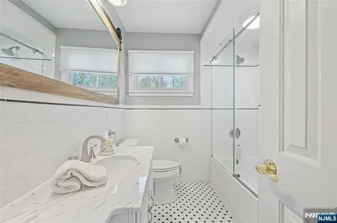 459 Ellis Place Wyckoff NJ 07481
