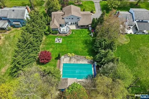 459 Ellis Place Wyckoff NJ 07481