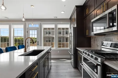 81 Arnold Drive Wood Ridge NJ 07075