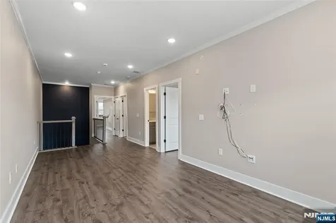 81 Arnold Drive Wood Ridge NJ 07075