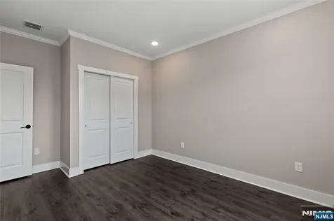 81 Arnold Drive Wood Ridge NJ 07075