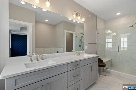 81 Arnold Drive Wood Ridge NJ 07075