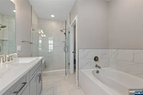 81 Arnold Drive Wood Ridge NJ 07075