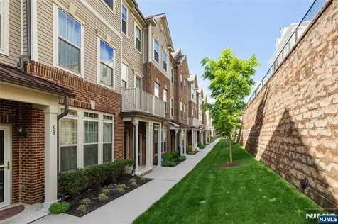 81 Arnold Drive Wood Ridge NJ 07075