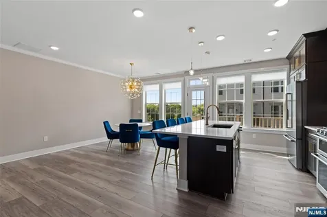 81 Arnold Drive Wood Ridge NJ 07075