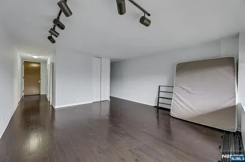 6 Horizon Fort Lee NJ 07024