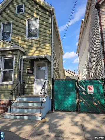 48 Lentz Avenue Newark NJ 07105