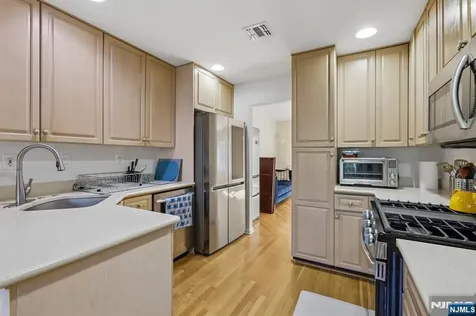 79 Lakeview Drive Old Tappan NJ 07675