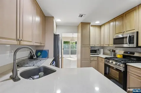 79 Lakeview Drive Old Tappan NJ 07675