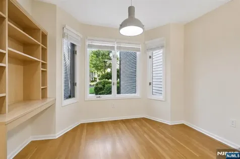 79 Lakeview Drive Old Tappan NJ 07675