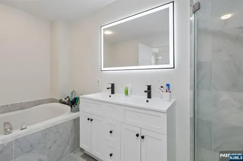 79 Lakeview Drive Old Tappan NJ 07675