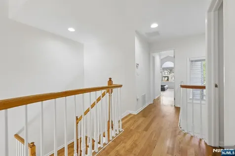 79 Lakeview Drive Old Tappan NJ 07675