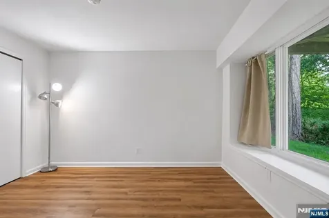 79 Lakeview Drive Old Tappan NJ 07675