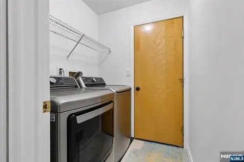79 Lakeview Drive Old Tappan NJ 07675