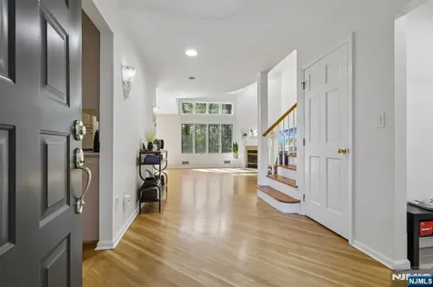 79 Lakeview Drive Old Tappan NJ 07675