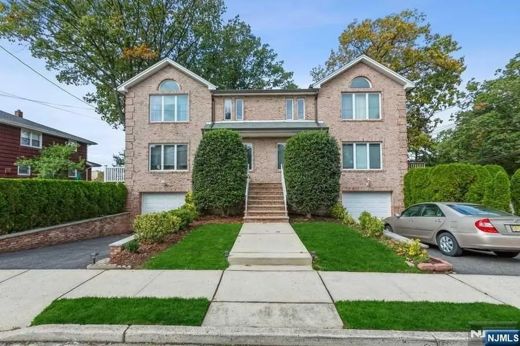 1435 14th Street Fort Lee NJ 07024