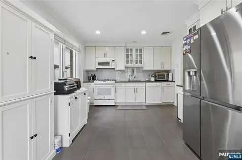 1435 14th Street Fort Lee NJ 07024