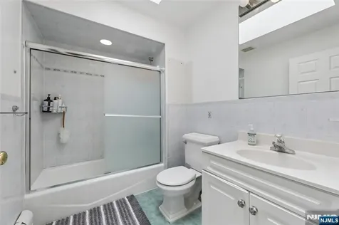 1435 14th Street Fort Lee NJ 07024