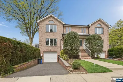 1435 14th Street Fort Lee NJ 07024