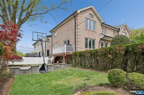 1435 14th Street Fort Lee NJ 07024