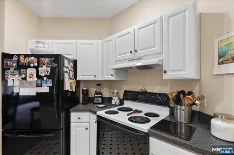 9224 Richmond Road West Milford NJ 07480