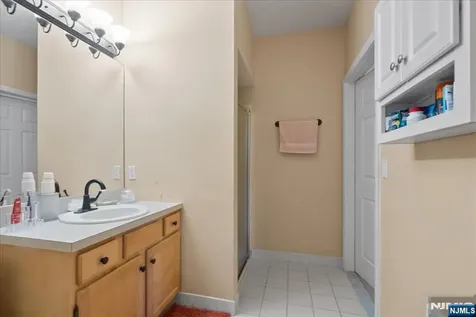 9224 Richmond Road West Milford NJ 07480