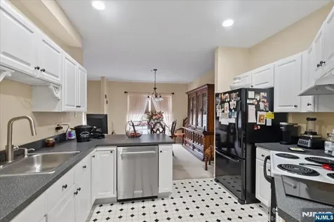 9224 Richmond Road West Milford NJ 07480