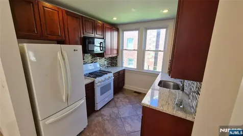 225 Hudson Place Cliffside Park NJ 07010