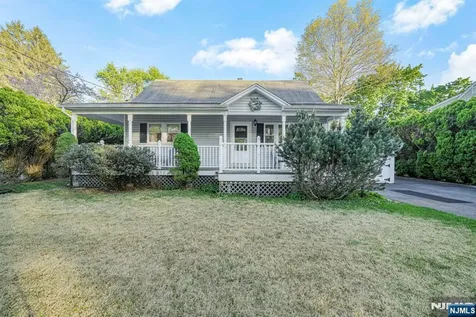 94 Barbara Drive Pompton Lakes NJ 07442
