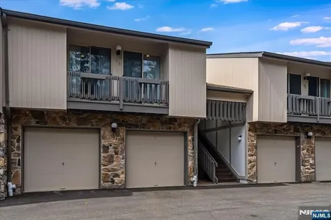 48 Buchanon Court West Orange NJ 07052