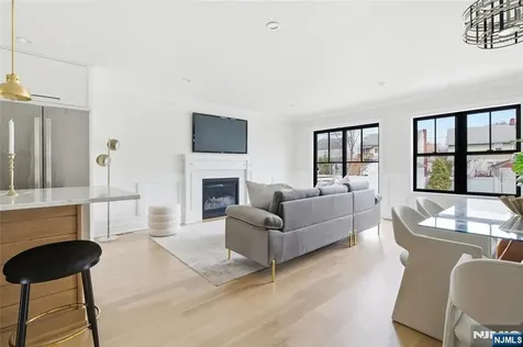27 Willow Street Millburn NJ 07041