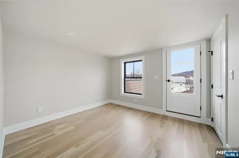 27 Willow Street Millburn NJ 07041