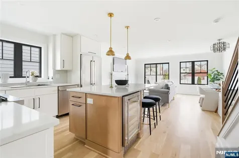 27 Willow Street Millburn NJ 07041
