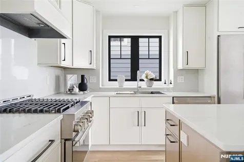 27 Willow Street Millburn NJ 07041