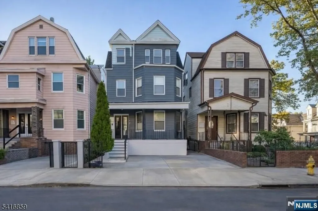 226 9th Street Newark NJ 07107