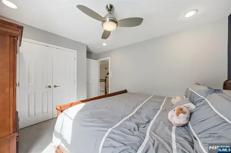 22 Falling Waters Oakland NJ 07436
