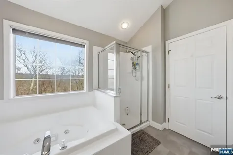 22 Falling Waters Oakland NJ 07436