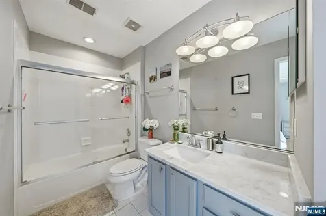 22 Falling Waters Oakland NJ 07436