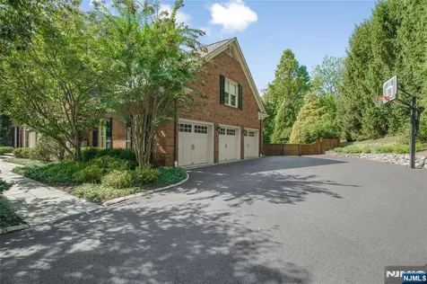 31 Forest Drive Millburn NJ 07078