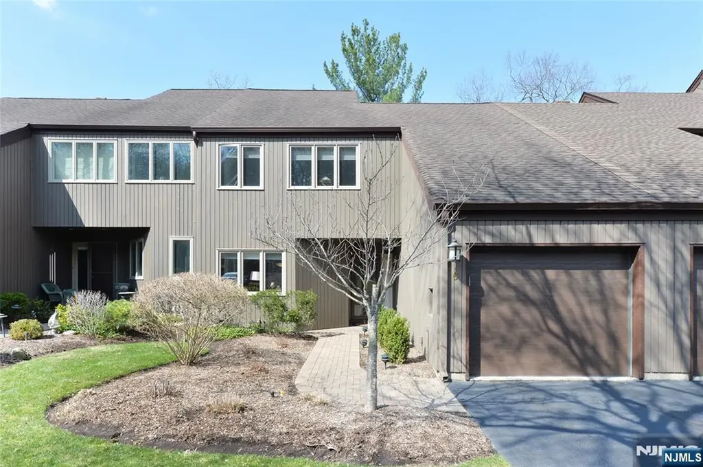 6 Romopock Court Mahwah NJ 07430