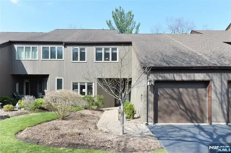6 Romopock Court Mahwah NJ 07430