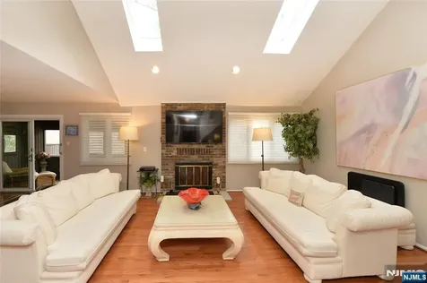 6 Romopock Court Mahwah NJ 07430
