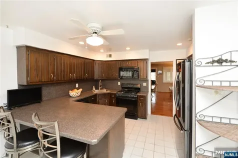 6 Romopock Court Mahwah NJ 07430