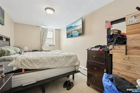 717 16th Street Union City NJ 07087