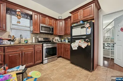 717 16th Street Union City NJ 07087