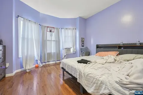 717 16th Street Union City NJ 07087