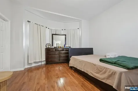 717 16th Street Union City NJ 07087