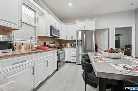 717 16th Street Union City NJ 07087