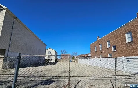 716 6th Street Newark NJ 07107
