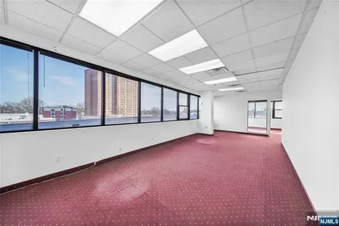 596 Anderson Cliffside Park NJ 07010